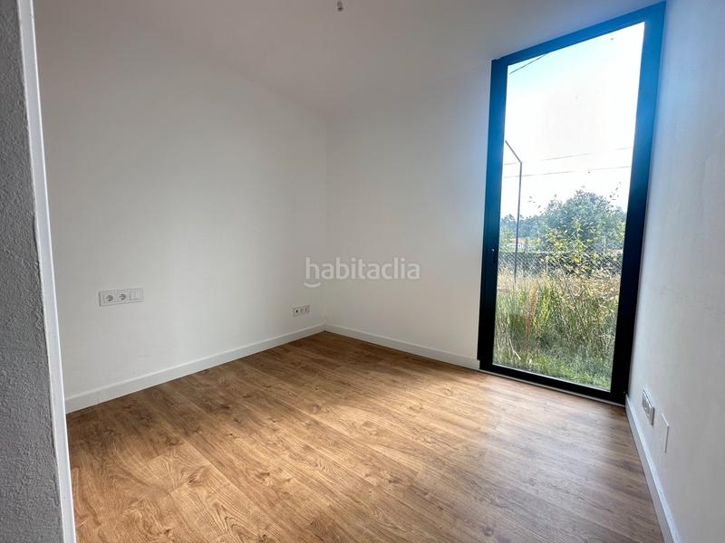 Foto da232ddf-e307-439c-b01f-47a802f605f8. Chalet se vende chalet a estrenar con excelente orientación en folgoso - figueiras - vende agencia amor en Santiago de Compostela