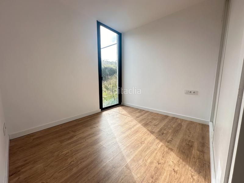 Foto f33f1bc0-4161-4077-8bb5-3e88f81cdf7d. Chalet se vende chalet a estrenar con excelente orientación en folgoso - figueiras - vende agencia amor en Santiago de Compostela