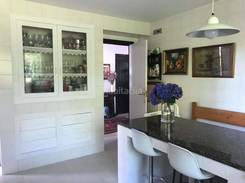 Foto abaea4f6-e46b-4584-94a9-e6c79e05e3aa. Chalet avec cheminée chauffage parking piscine dans Teo