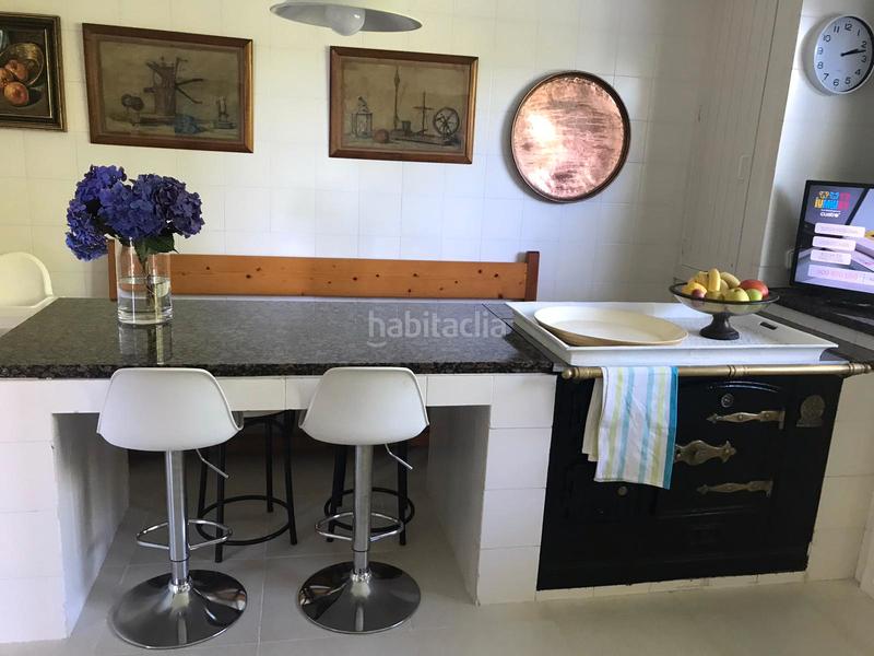 Foto d004b6bd-7c5d-45b7-afaa-ad702fad7b6a. Chalet avec cheminée chauffage parking piscine dans Teo