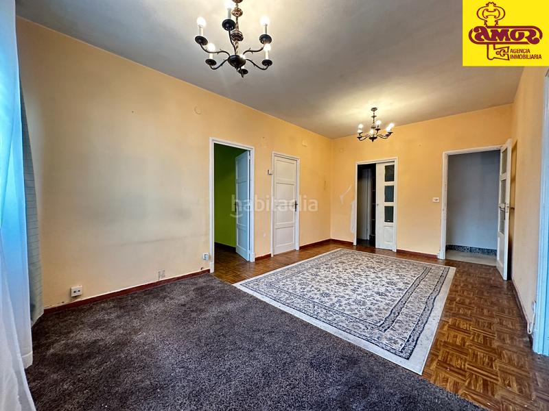 Foto 76dfe31c-c901-49ba-8d83-b0bce324838f. Piso  en venta en plaza roja en Ensanche - Sar Santiago de Compostela