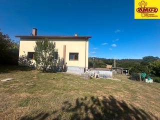 Chalet  Lugar currais. Casa en venta en busto - santiago de compostela