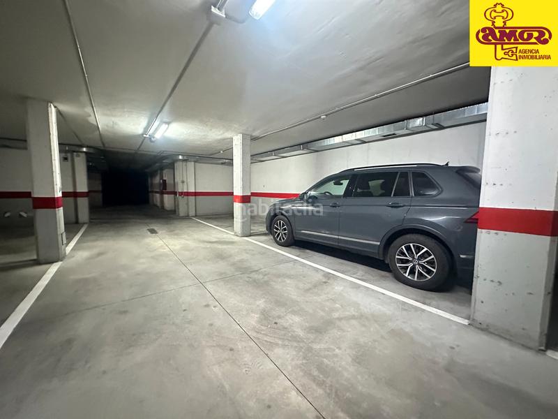 Foto 8d0eaa18-823a-42db-8994-7ca0838fe59d. Parking coche garaje en venta en calle do castrón douro - ensanche en Santiago de Compostela