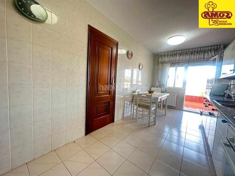 Foto 0a14ccbe-0991-423d-b427-415c4506b9a6. Casa amb calefacció aparcament a Castiñeiriño - Cruceiro de Sar Santiago de Compostela