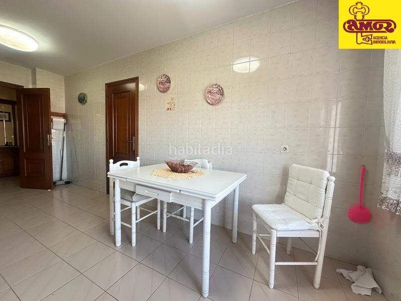 Foto 7df97cc0-4898-4ccd-929d-56262abfe7bf. Casa amb calefacció aparcament a Castiñeiriño - Cruceiro de Sar Santiago de Compostela