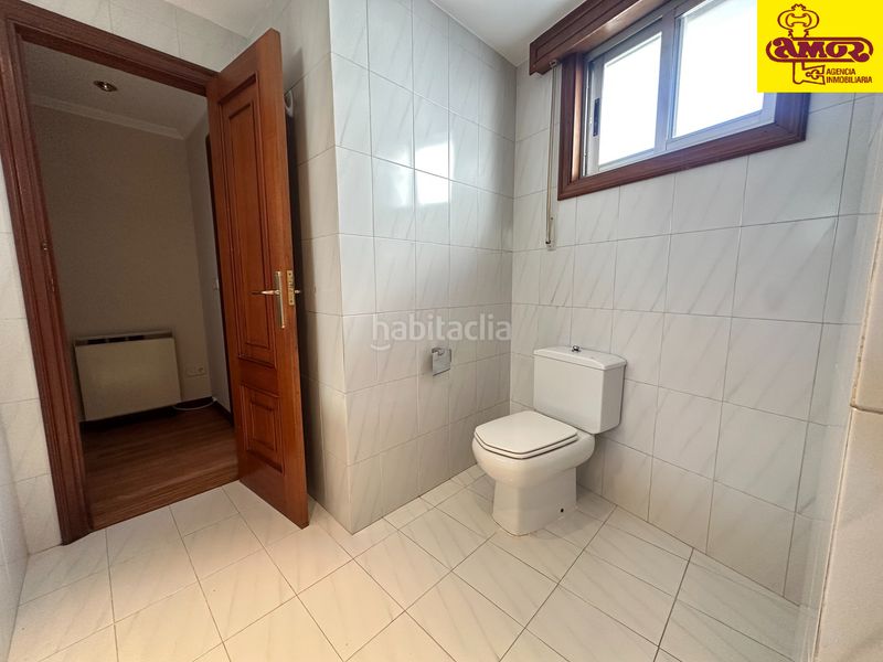 Foto 0d4538d1-91ab-44fe-9518-1f25bb94227c. Piso ático en venta en calle do hórreo - en Ensanche - Sar Santiago de Compostela