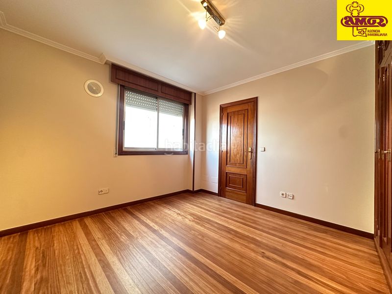 Foto 3ec5579d-63d8-456e-b2f6-480b3738b02f. Piso ático en venta en calle do hórreo - en Ensanche - Sar Santiago de Compostela