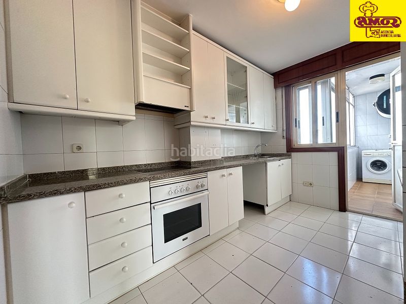 Foto 5e880ba9-1c17-4307-ad07-046fef898470. Piso ático en venta en calle do hórreo - en Ensanche - Sar Santiago de Compostela