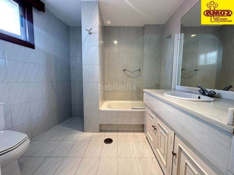Foto 76b28bb4-ce5c-432d-a30a-e1b006a04c89. Piso ático en venta en calle do hórreo - en Ensanche - Sar Santiago de Compostela