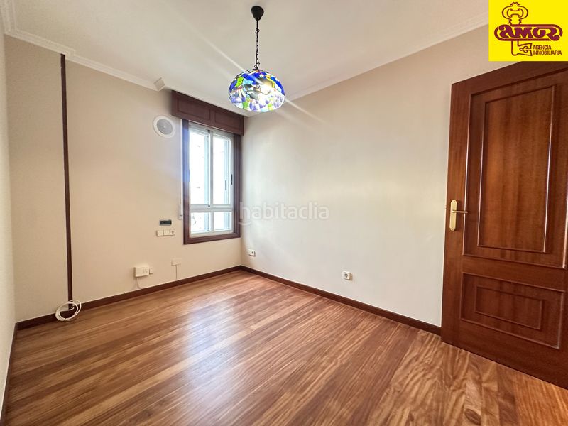 Foto 86575d93-284f-48cd-b65d-e11318198f55. Piso ático en venta en calle do hórreo - en Ensanche - Sar Santiago de Compostela