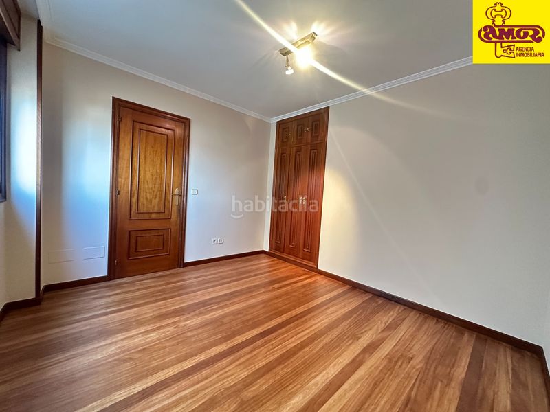 Foto b2364884-50ae-440e-a5ed-4237f8bca80d. Piso ático en venta en calle do hórreo - en Ensanche - Sar Santiago de Compostela