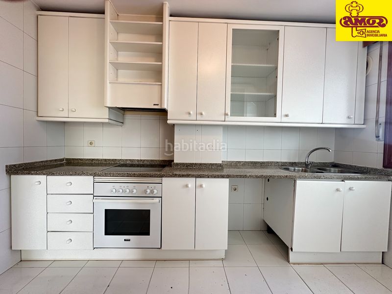 Foto e25345a8-deb9-4b36-8c9a-0b5586da2dd8. Piso ático en venta en calle do hórreo - en Ensanche - Sar Santiago de Compostela