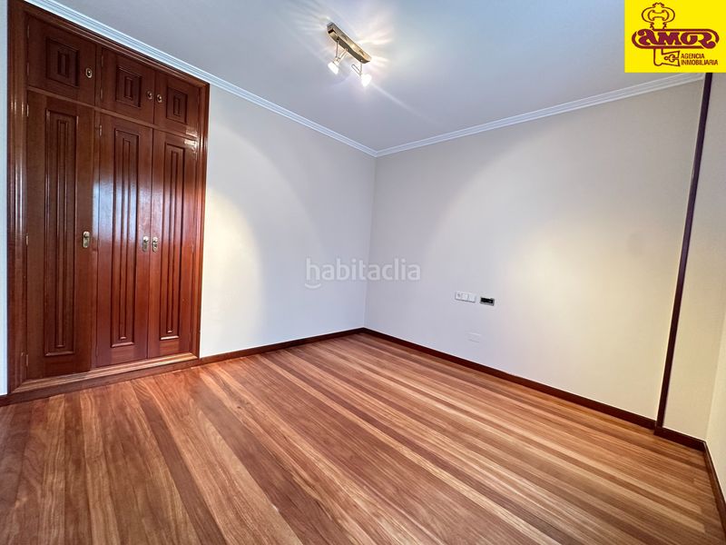 Foto e9f73e32-f1d4-4794-96f6-63a9125215e5. Piso ático en venta en calle do hórreo - en Ensanche - Sar Santiago de Compostela