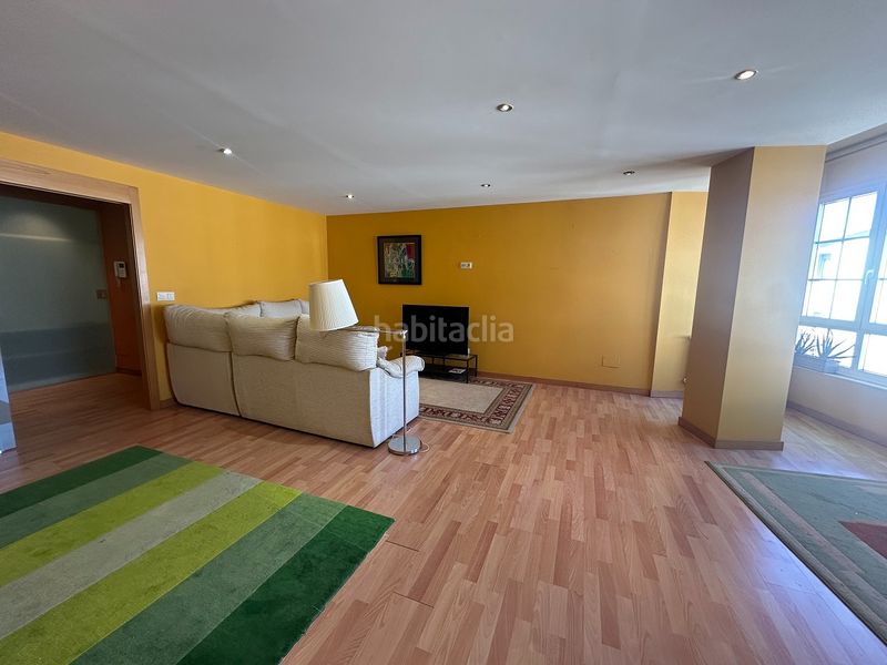Foto 46229d35-7898-49f5-a91f-6fed0b2fc7bb. Piso  en venta en san pedro de mezonzo - plaza roja en Santiago de Compostela
