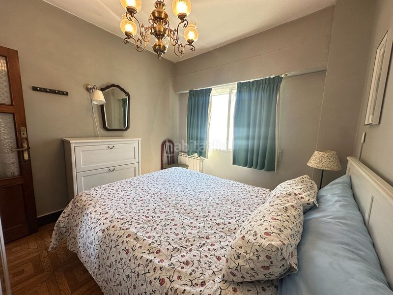 Foto 4c712e06-14f1-4b98-b2b4-2063d9dcafa6. Piso  en venta en san pedro de mezonzo - plaza roja en Santiago de Compostela