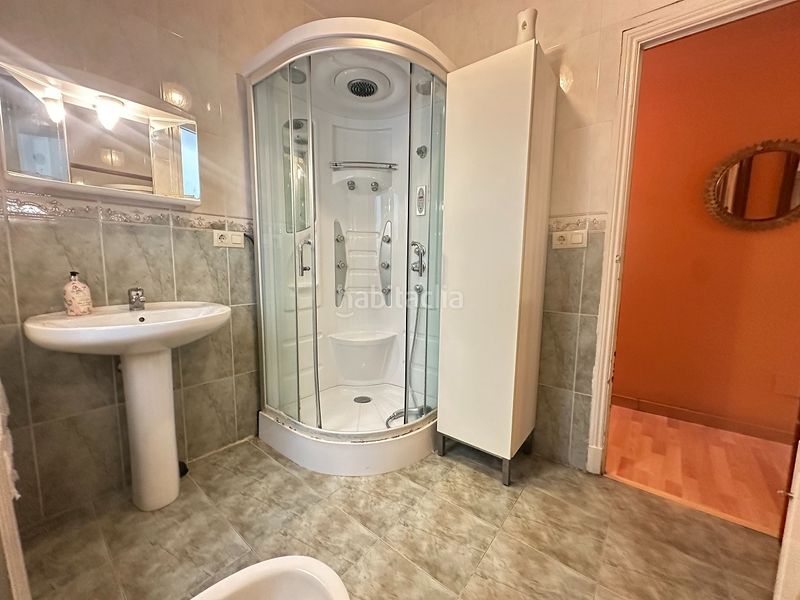 Foto 9acd3bf3-133d-42fd-b4df-c0c9cfa2427c. Piso  en venta en san pedro de mezonzo - plaza roja en Santiago de Compostela