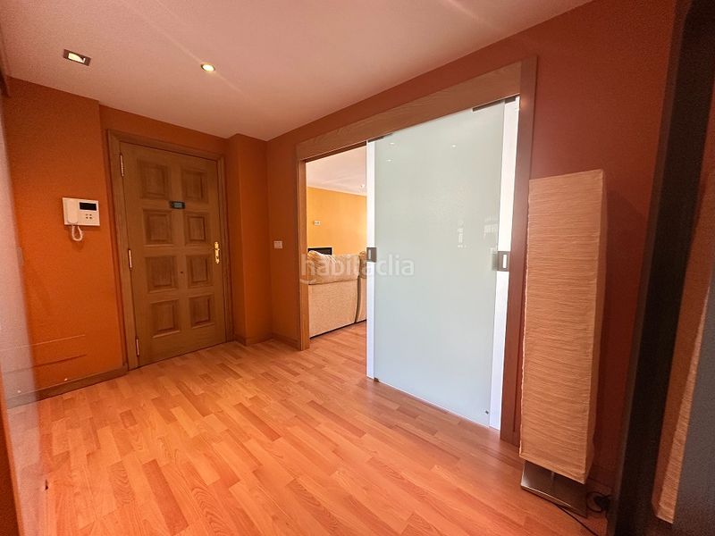 Foto 9fa44221-ba8c-4dfd-a5bb-4624d26b6d6e. Piso  en venta en san pedro de mezonzo - plaza roja en Santiago de Compostela