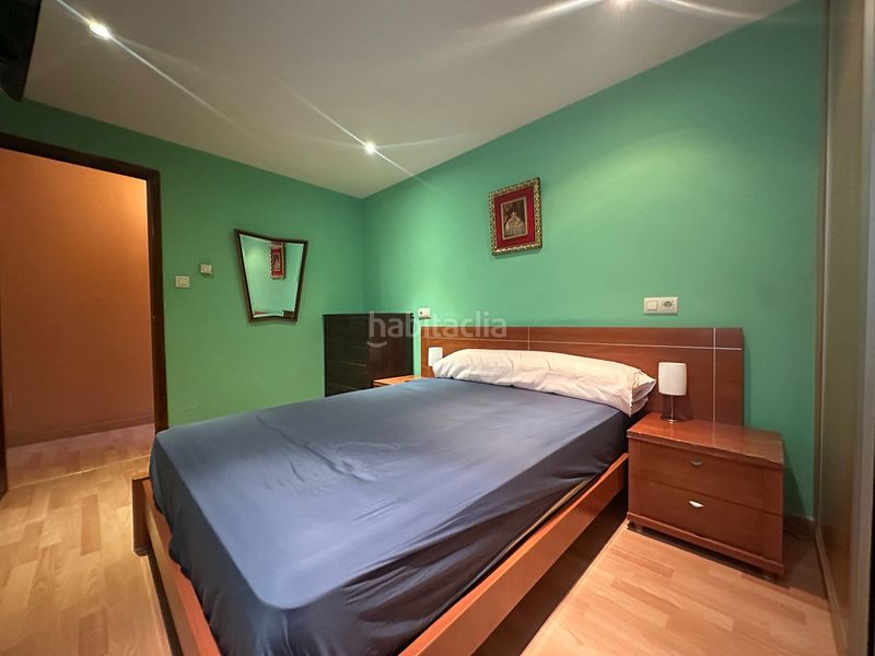 Foto ae24414b-828c-40be-ba84-25465f5d0966. Piso  en venta en san pedro de mezonzo - plaza roja en Santiago de Compostela