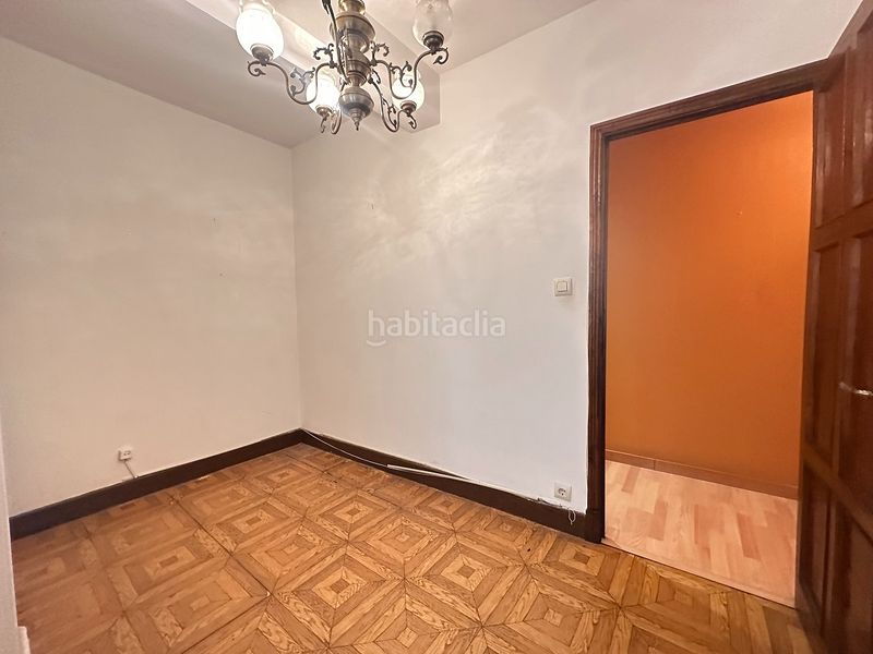 Foto b303e3bc-7a73-45b4-8664-57f00f052b36. Piso  en venta en san pedro de mezonzo - plaza roja en Santiago de Compostela