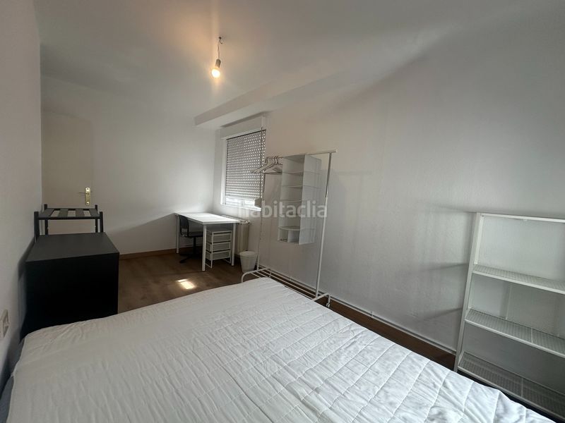 Foto f0bdfd71-20b4-4982-8617-43ea5d3a1083. Rent flat with heating in Ensanche - Sar Santiago de Compostela