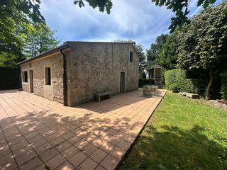 Xalet a Avenida da maía 70. Chalet individual venta bertamirans  compuesto de cuatro dormito