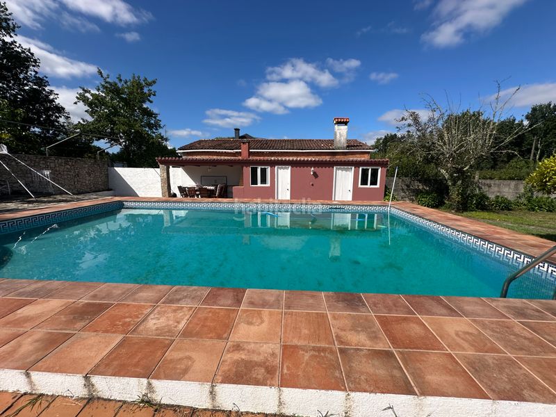 Foto 53202c4e-d4e9-4d6c-8f86-ce19ebf1e338. Chalet  independiente en cacheiras - concello . en Teo