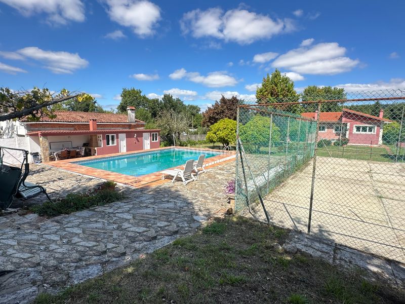 Foto ce3e528c-9a3e-401c-b582-5e33448709dc. Chalet  independiente en cacheiras - concello . en Teo