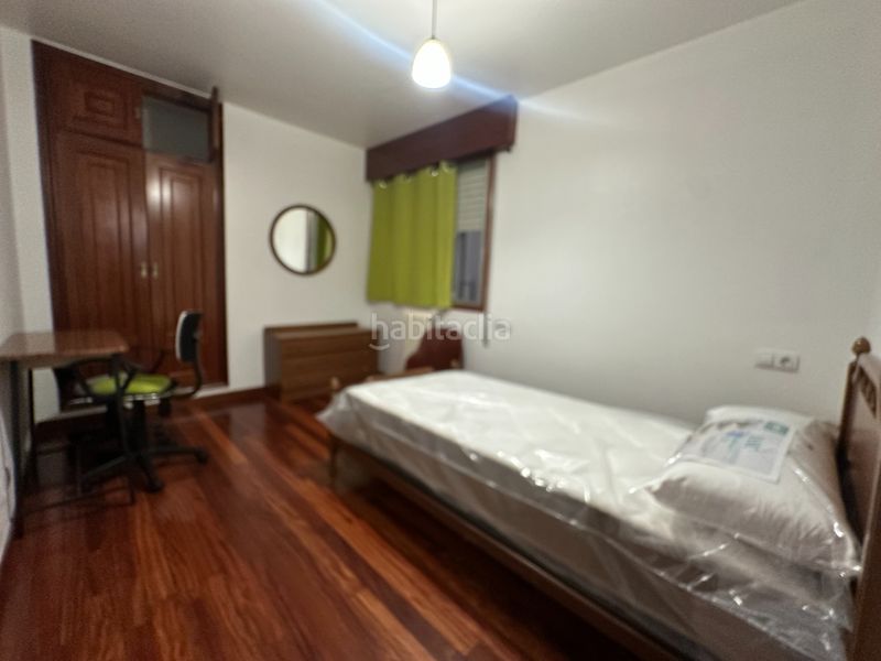Foto 039dff19-67c1-437a-b99f-78aaa2265567. Rent flat with heating in Ensanche - Sar Santiago de Compostela