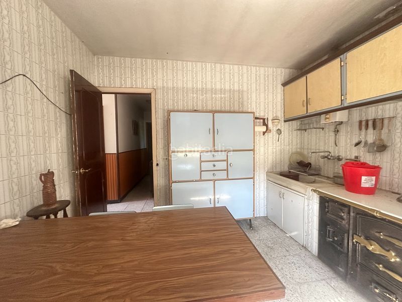 Foto b5678dcc-ad49-40c7-81d9-687bcabdc956. Casa amb calefacció aparcament a Teo