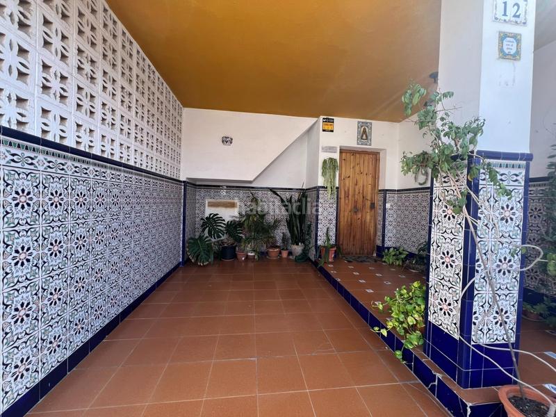 Foto 62d409c5-bcc5-4151-be7c-e63555515d48. Casa aparellada amb aparcament a San García Algeciras