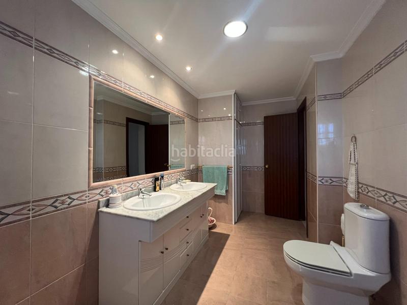 Foto 91b6f168-4587-4405-a9b6-853c1e98966d. Casa aparellada amb aparcament a San García Algeciras