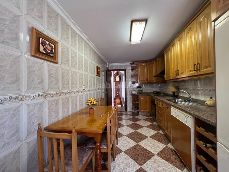 Foto fa9a33d4-6ab3-455a-9334-d9e409c14171. Casa aparellada amb aparcament a San García Algeciras