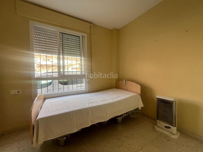 Foto 2b13f051-a60f-4300-bb86-6d4f2dba940f. Planta baja piso planta baja con garaje y patio. en Algeciras