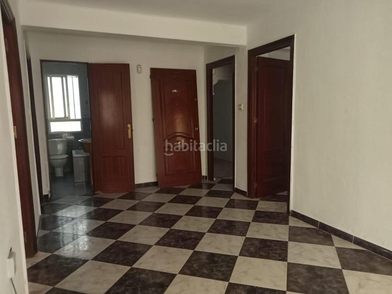 Foto b1081701-696e-499f-9b0b-0a5cacc9b4c4. Appartamento in astilleros - la paz - loreto - el corte inglés Cádiz