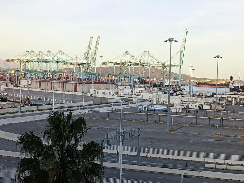 Foto f185c6b5-86e3-4f45-bb04-cc11b0a94d61. Alquiler ático magnífico piso en Casco Antiguo Algeciras