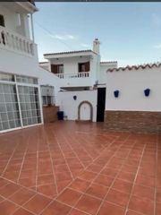 Alquiler Casa adosada en El Rinconcillo. Alquiler de corta temporada  ideal para profesores