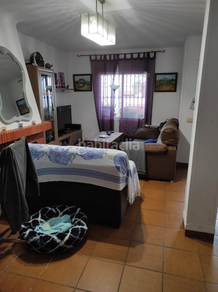 Foto ae8fa3b2-f1b2-4c3e-a903-b5f7e9c00c9a. Reihenhaus in San García Algeciras