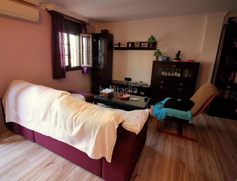 Foto e3b41dc2-f98b-4cd3-b132-91364caaaf5a. Casa a schiera con parcheggio in El Rinconcillo Algeciras