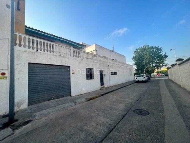 Foto 63c798a2-e1e3-4ea0-8092-14af6eb7ec2a. Edifici a El Rinconcillo Algeciras