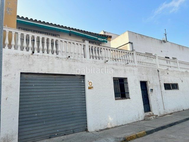 Foto b8cb093f-cd5e-4543-acfe-ad7a61e61903. Edifici a El Rinconcillo Algeciras