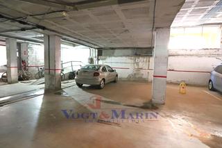Aparcament cotxe  Carrer badia-gran reserva. Plaza de aparcamiento en gran reserva en semisótano del edificio