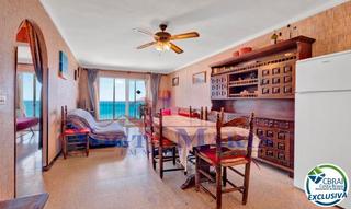 Pis  Carrer muga-delta. Apartamento  en primera línea  con impresionantes vistas al mar
