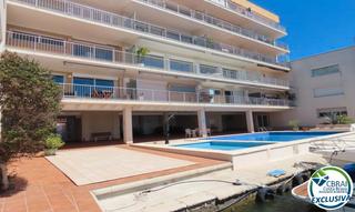 Piso  Carrer cap ponent. Apartamento en residencia con piscina a 500 metros del mar en sa