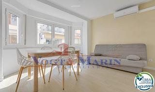 Apartament  Avinguda de rhode. Apartamento con licencia turística a 30m de la playa en roses