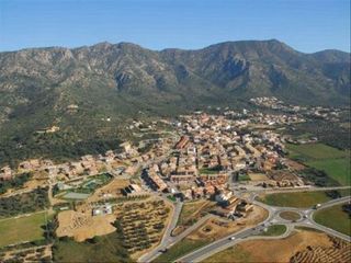 Suelo para equipamiento  Carrer cerdanya. De 140 metros cuadrados