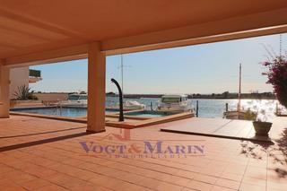 Apartament  Carrer cap ponent. Amplio y confortable ático con espectaculares vistas al canal y