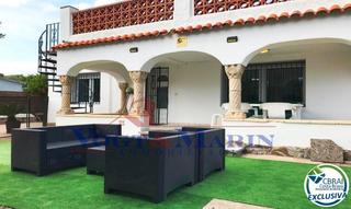 Maison  Carrer baix camp. Amplia casa con piscina y licencia turística en mas boscà, roses