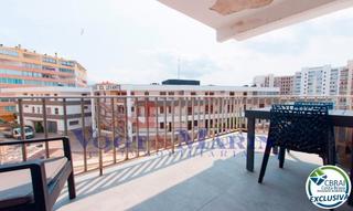 Apartamento  Carrer del port de reig. Apartamento a 170m de la playa de santa margarita, roses