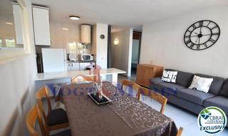 Apartamento  Carrer port joan. Apartamento con gran terraza en santa margarita, roses