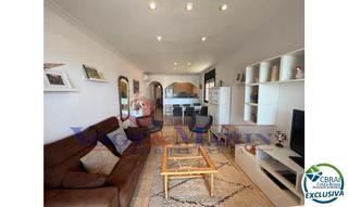 Apartament  Carrer badia-gran reserva. Apartamento en primera línea de mar con vista, garaje y piscina